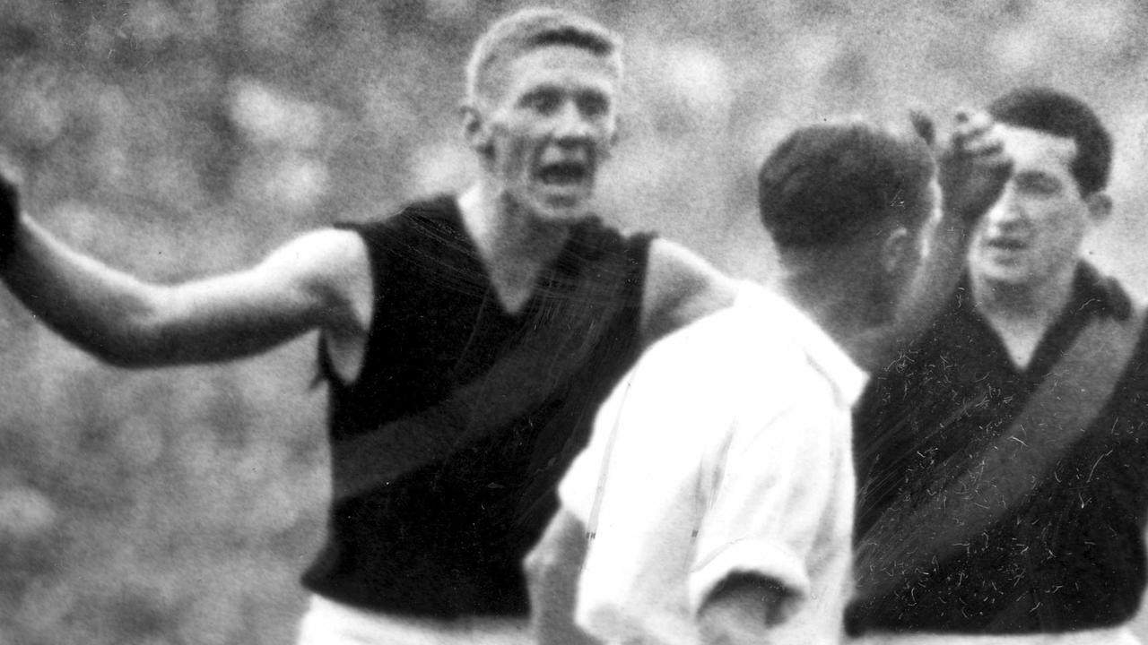 Essendon mourns passing of Bombers great and Hall of Fame member Ian ...