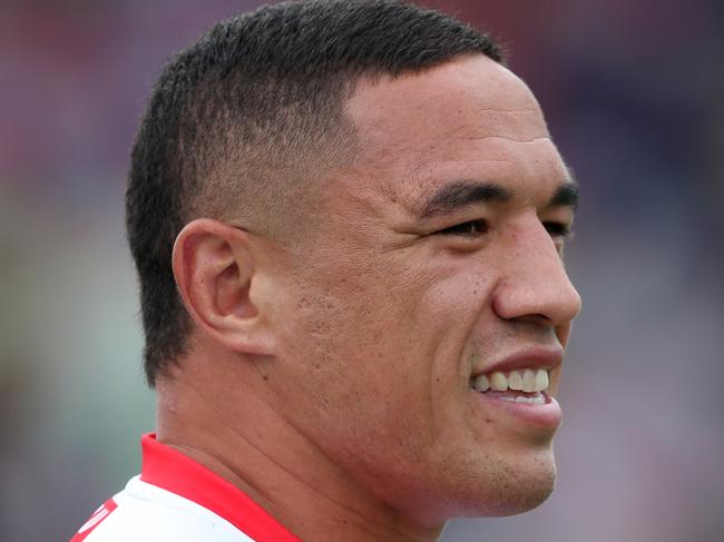 MAITLAND, AUSTRALIA - FEBRUARY 22: Tyson Frizell of the Dragons in the warm up during the NRL Trial match between the Newcastle Knights and the St George Illawarra Dragons at Maitland No. 1 Sportsground on February 22, 2020 in Maitland, Australia. (Photo by Tony Feder/Getty Images)