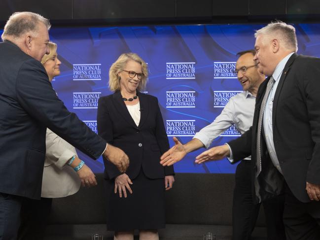 Craig Kelly, Zali Steggall, Adam Bandt and Rex Patrick with debate moderator Laura Tingle. Picture: NCA Newswire/ Andrew Taylor