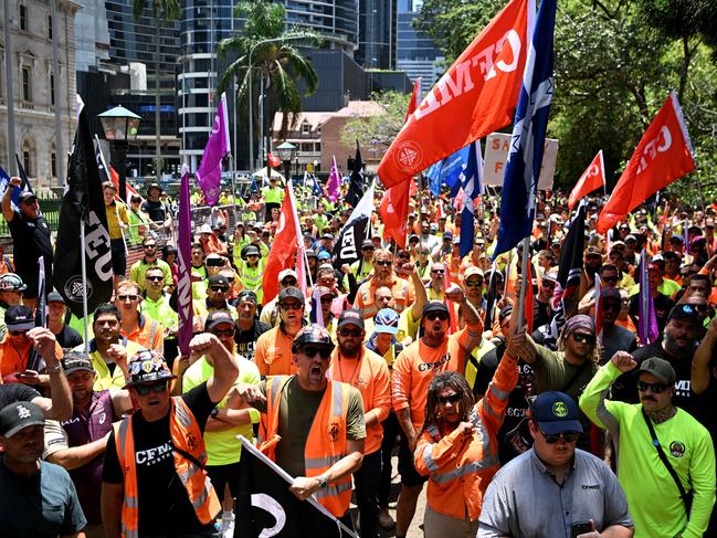 BRISBANE, AUSTRALIA - NewsWire Photos - NOVEMBER 15, 2023. Construction workers take part in a CFMEU union rally outside Parliament House in Brisbane. Picture: Dan Peled / NCA NewsWire