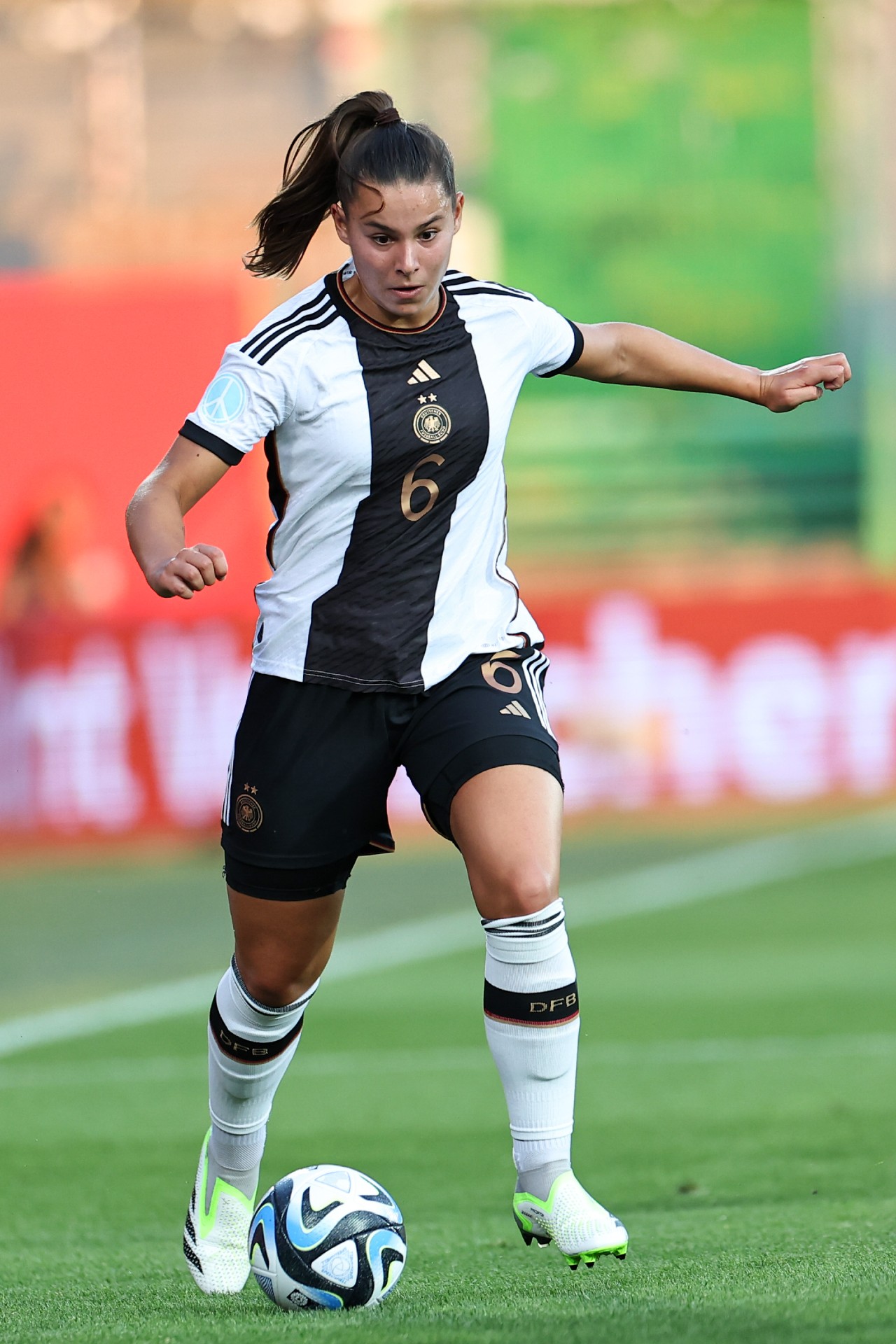 <p><b>Lena Oberdorf (Germany)</b></p><p>One of Germany’s rising stars described as being mature and a complete player despite her youth, Lena Oberdorf at only 21, makes for a combative midfielder who preemptively snuffs out oppositional attacks. And with her position ensuring a near-watertight German midfield, Oberdorf is the receiver of many plaudits; named FIFPRO Women’s World11 at The Best FIFA Football Awards, and taking the ‘22/’23 UWCL Young Player of the Season award.</p><p><b>Position: </b>Defensive midfielder</p><p><b>Age:</b> 21</p><p><b>Club: </b>VfL Wolfsburg</p>