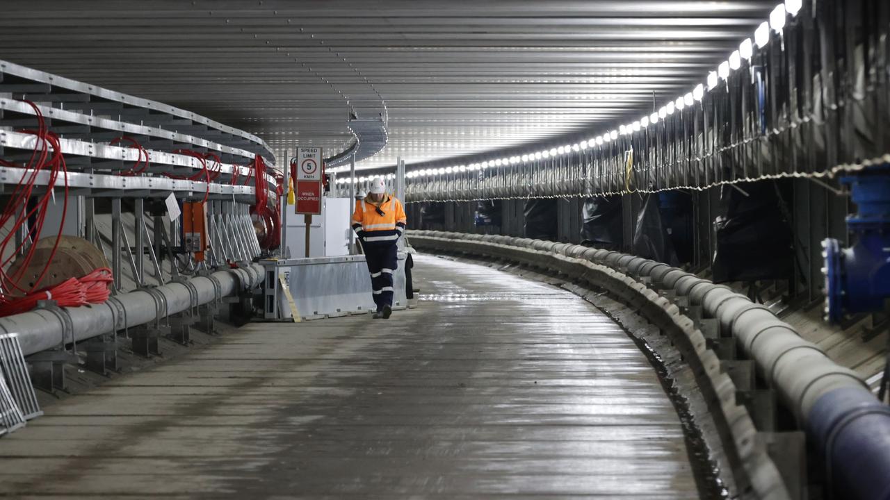 Extra $1bn needed to finish West Gate Tunnel, but cash running out