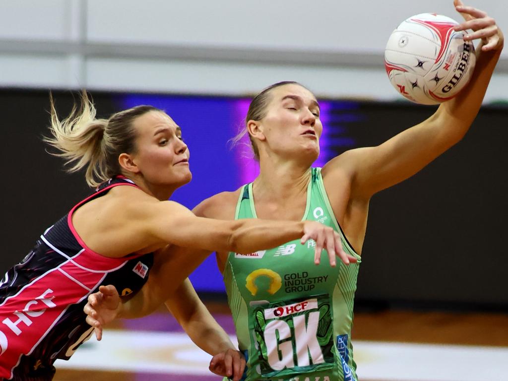 Lenize Potgieter of the Thunderbirds contests a ball with Fever’s Courtney Bruce during round 7 of Super Netball. Picture: Kelly Barnes/Getty Images