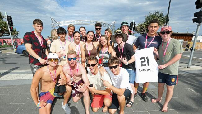First afternoon of Schoolies in Surfers Paradise for 2021. Pic Mike Batterham