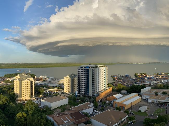 An impressive incoming storm captured by Philip Jackson from his unit balcony at the Evolution building on Gardiner Street in Darwin city.