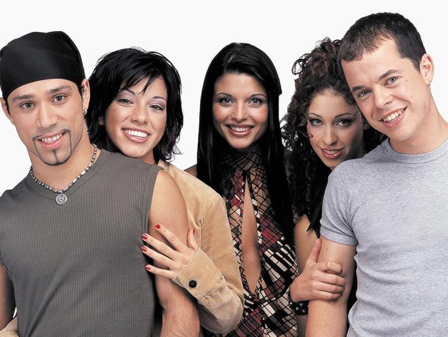 Aust band "Scandal'us", featuring the winning contestants of second series of TV program "Popstars" 04 Apr 2001. scandalus bands/scandalus