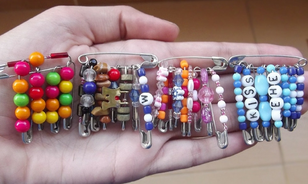 Safety pin friendship beads : r/nostalgia