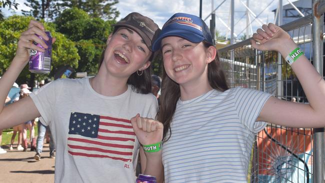 Stella Deighton and Maia Lackens at the 2022 Caloundra Music Festival. Photo: Elizabeth Neil