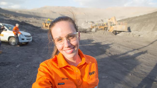 Queensland Resources Council says there are more than 1000 mining jobs across the state on offer.