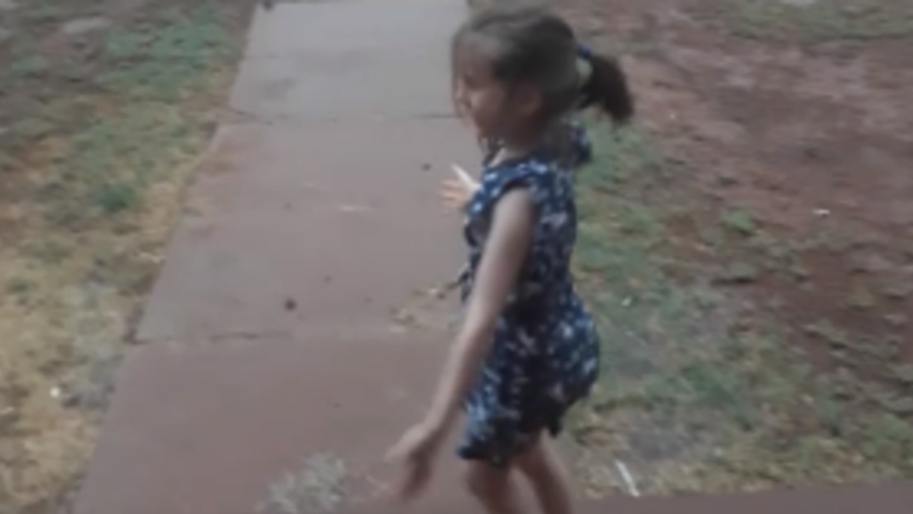 'I Always Wanted it to Rain': Little Girl at Drought-Ravaged Australian Property Shares Excitement Over Rain