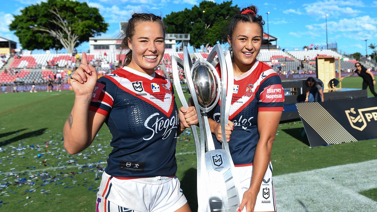 The Roosters were the NRLW 2021 Premiers. (Photo by Albert Perez/Getty Images)