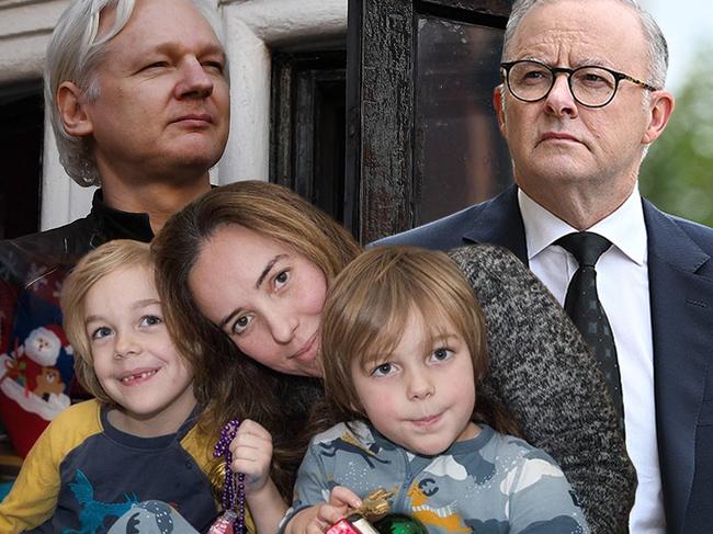 web Julian Assange family 1024