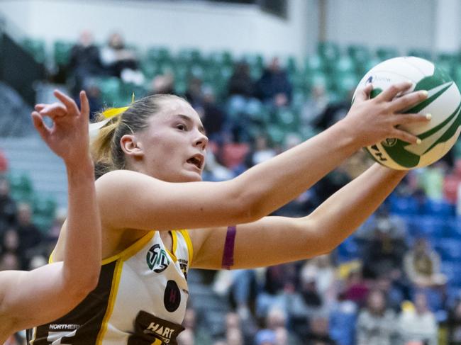 Hawk Ellie Marshall jostles for possession. Picture: Minch Media