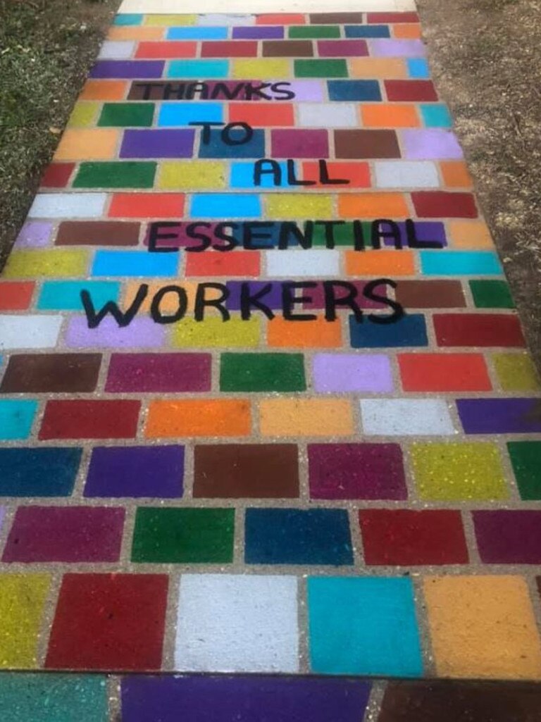 Australia has joined a global trend in decorating footpaths with chalk drawings this one in Howlong, NSW.