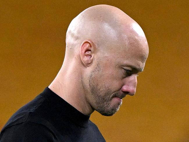 BRISBANE, AUSTRALIA - JANUARY 07: Head Coach Ruben Zadkovich of the Roar looks dejected after his team loses the round 11 A-League Men match between Brisbane Roar and Newcastle Jets at Suncorp Stadium, on January 07, 2025, in Brisbane, Australia. (Photo by Bradley Kanaris/Getty Images)