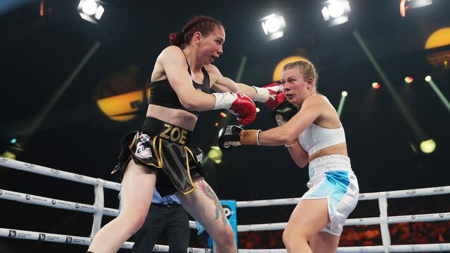 Zoe Putorak against Ella Boot at Newcastle Entertainment Centre on October 8, 2022 in Newcastle, Australia. Picture: Peter Lorimer/Getty Images