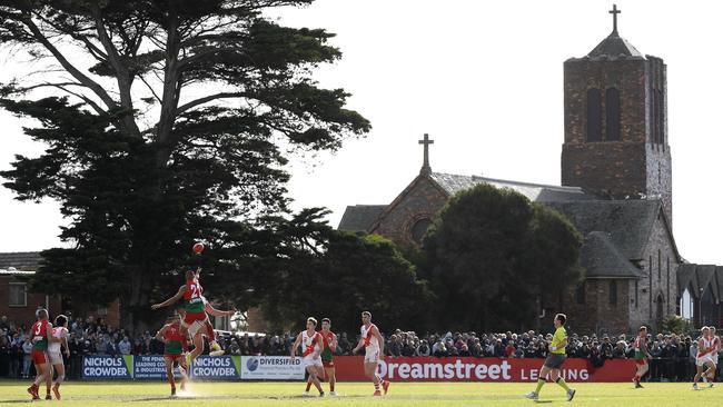 Action from the 2018 MPNFL Division 1 grand final between Pines and Sorrento. Picture: Andy Brownbill