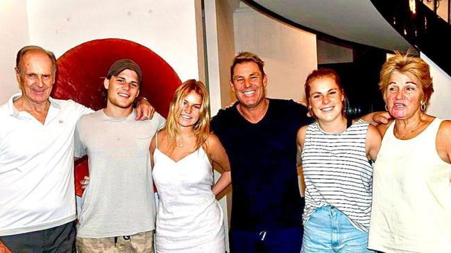 Keith, Jackson, Summer, Shane, Brooke and Brigitte Warne.