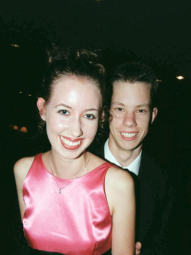 16 Apr 2000 SOCIALS Emmanuel College Formal at /Hilton FIONA BLAKE, JASON MOLFORD
