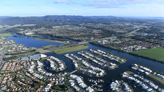 Flashback to four years ago — residential housing around the Coomera River on the Gold Coast. (AAP Image/Dave Hunt).