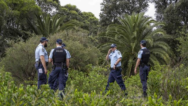 Police pictured on Foreshore Rd at Botany. A police investigation is underway after a body was found dumped and wrapped in plastic in bushland near Sydney Airport. Picture: NewsWire/ Monique Harmer