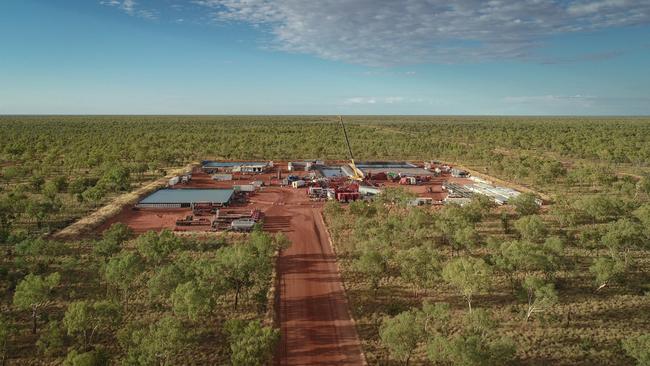 Prospective natural resources and existing sites, such as Origin Energy's Beetaloo Basin Kyalla well site, offer significant opportunities for growth.