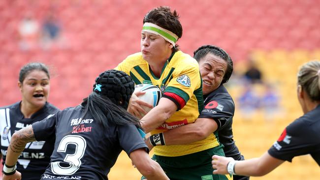 Heather Ballinger in action during the Australian Jillaroos V Kiwi Ferns rugby league test match at Suncorp Stadium, Brisbane in 2015. Image: Adam Head