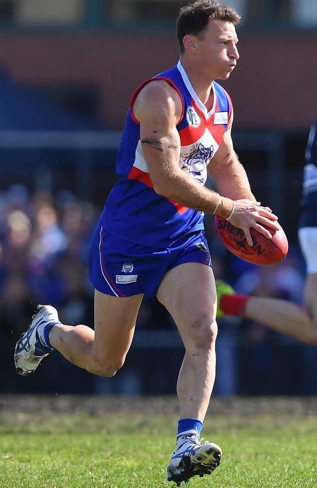 Boom player … Brent Harvey on the burst for North Heidelberg.