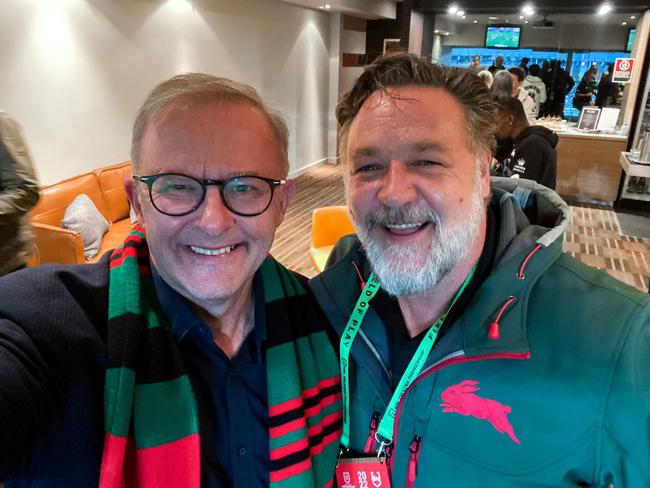 From Anthony Albanese's twitter account. Anthony Albanese and Russell Crowe. Good to catch up with Russell Crowe and top win by @SSFCRABBITOHS tonight.