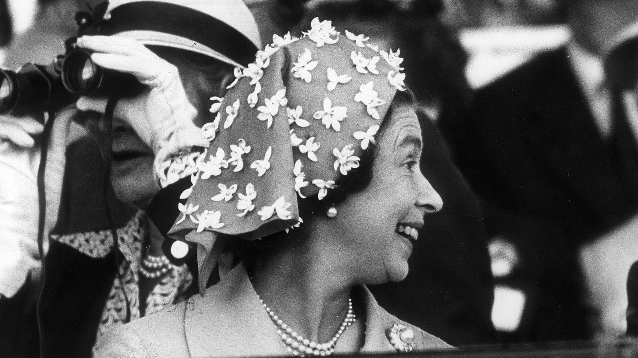 03/1977. 1977 Royal Tour. Queen Elizabeth enjoying herself at a race meeting at Flemington. Races.