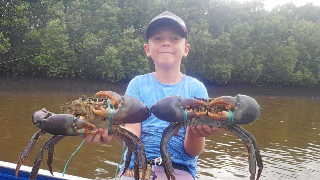 Cairns fishing. Dad/Daughter crabbing Cairns 