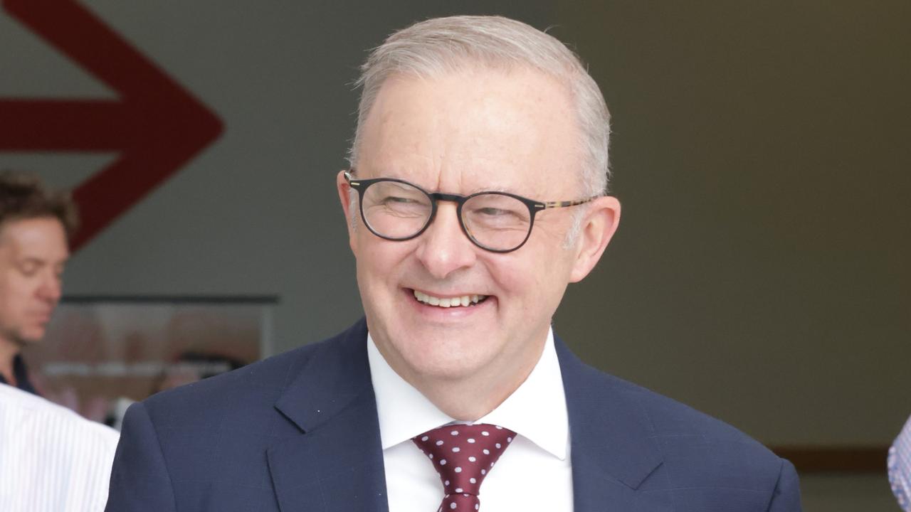 The Prime Minister, Anthony Albanese, visiting Rochedale Village Doctors, Brisbane QLD – on Wednesday 19th March 2025 – Photo Steve Pohlner