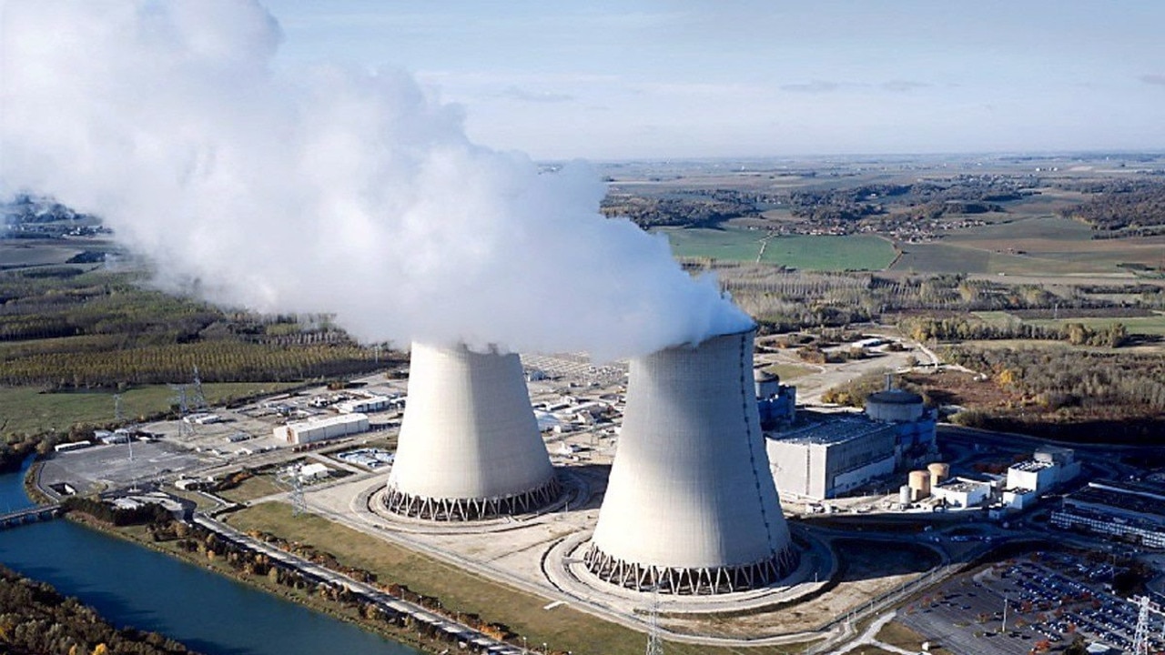 The CNPE de Nogent -sur-Seine Power station in France