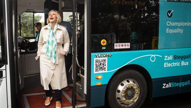 Independent MP for Warringah, Zali Steggall, arrives in her electric bus to vote at Balgowlah North Public School on Saturday morning. Picture: Julian Andrews.