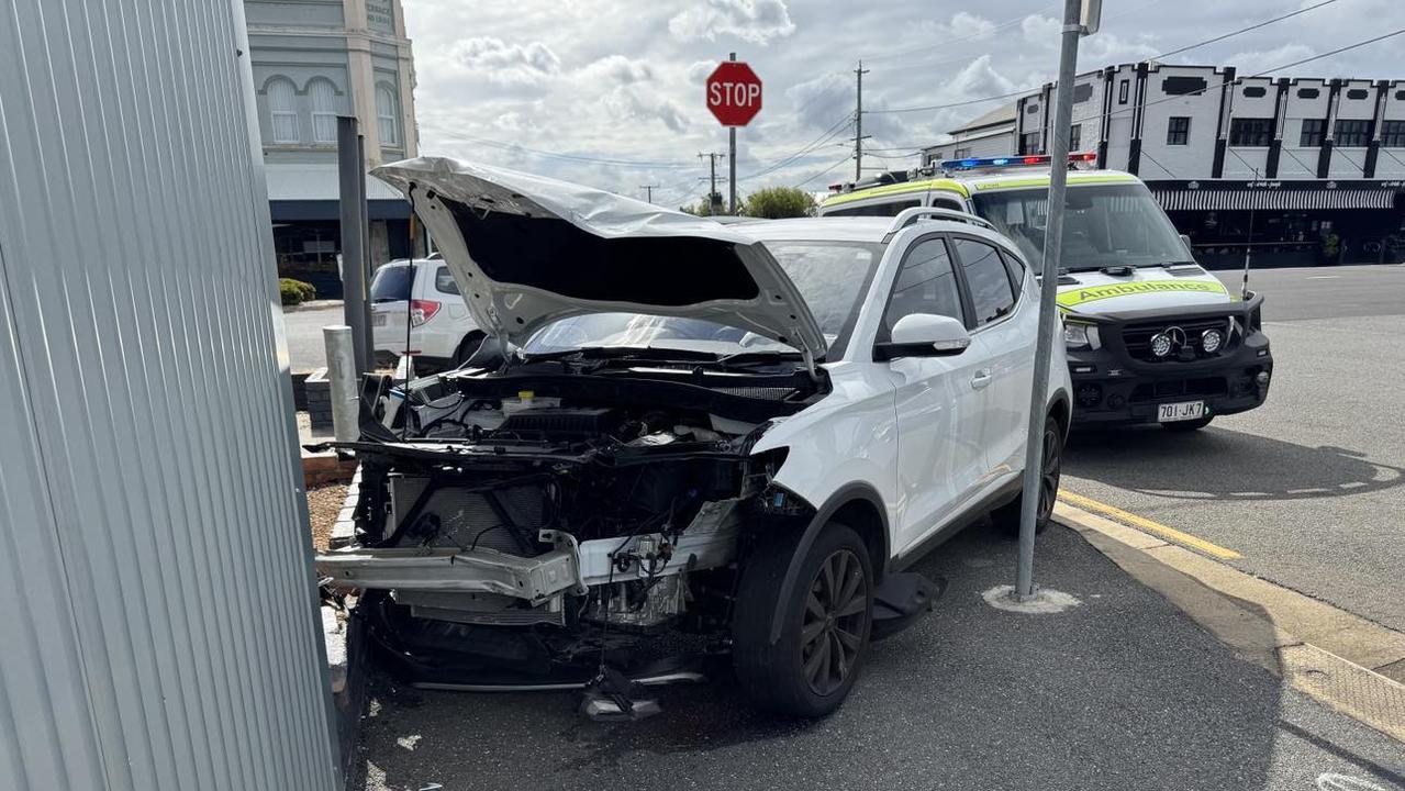 Car crashes into Rockhampton business