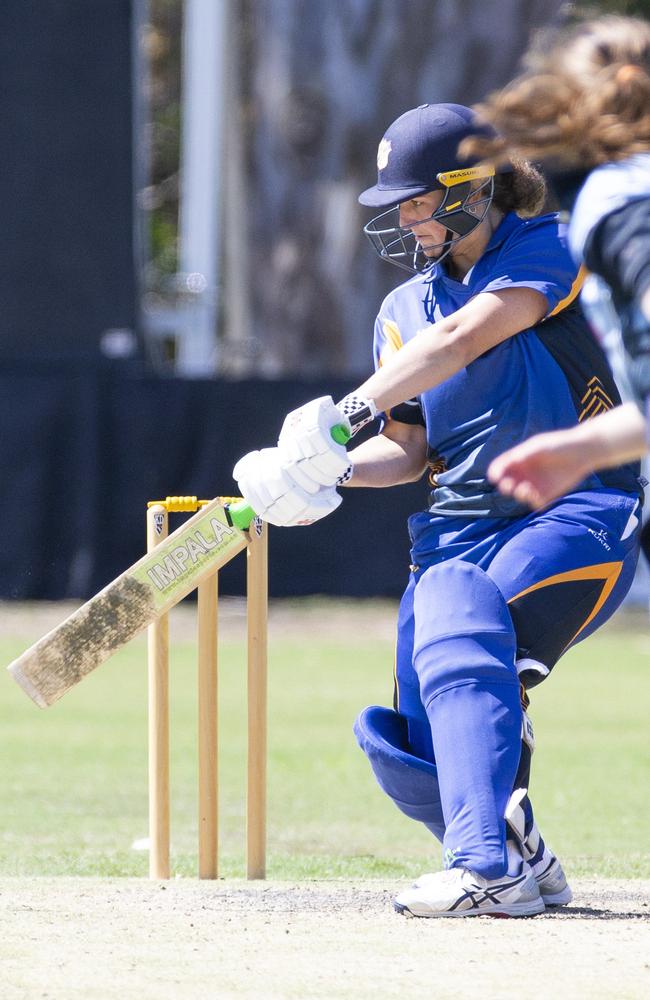 Sandgate-Redcliffe batter Tess Cooper.(AAP Image/Renae Droop)