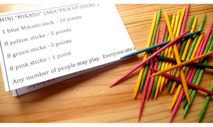 How To Play Pick Up Sticks Game: Rules & Variations - Little Day Out