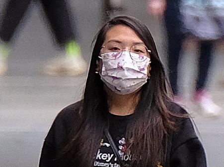 MELBOURNE, AUSTRALIA  NewsWire Photos - OCTOBER 17, 2021: People are seen walking around Melbourne's CBD. Picture: NCA NewsWire / Luis Enrique Ascui