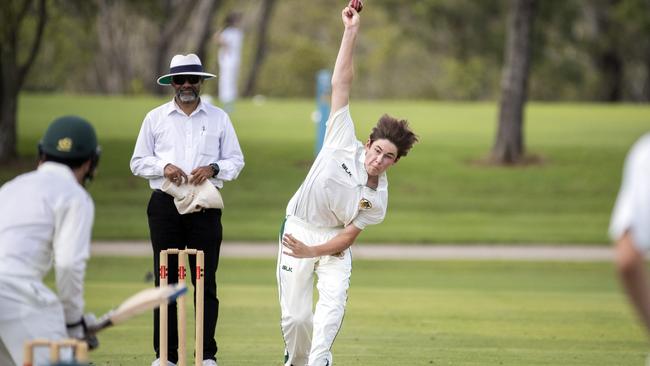 Ben Buechler in the AIC Cricket. (AAP Image/Richard Walker)