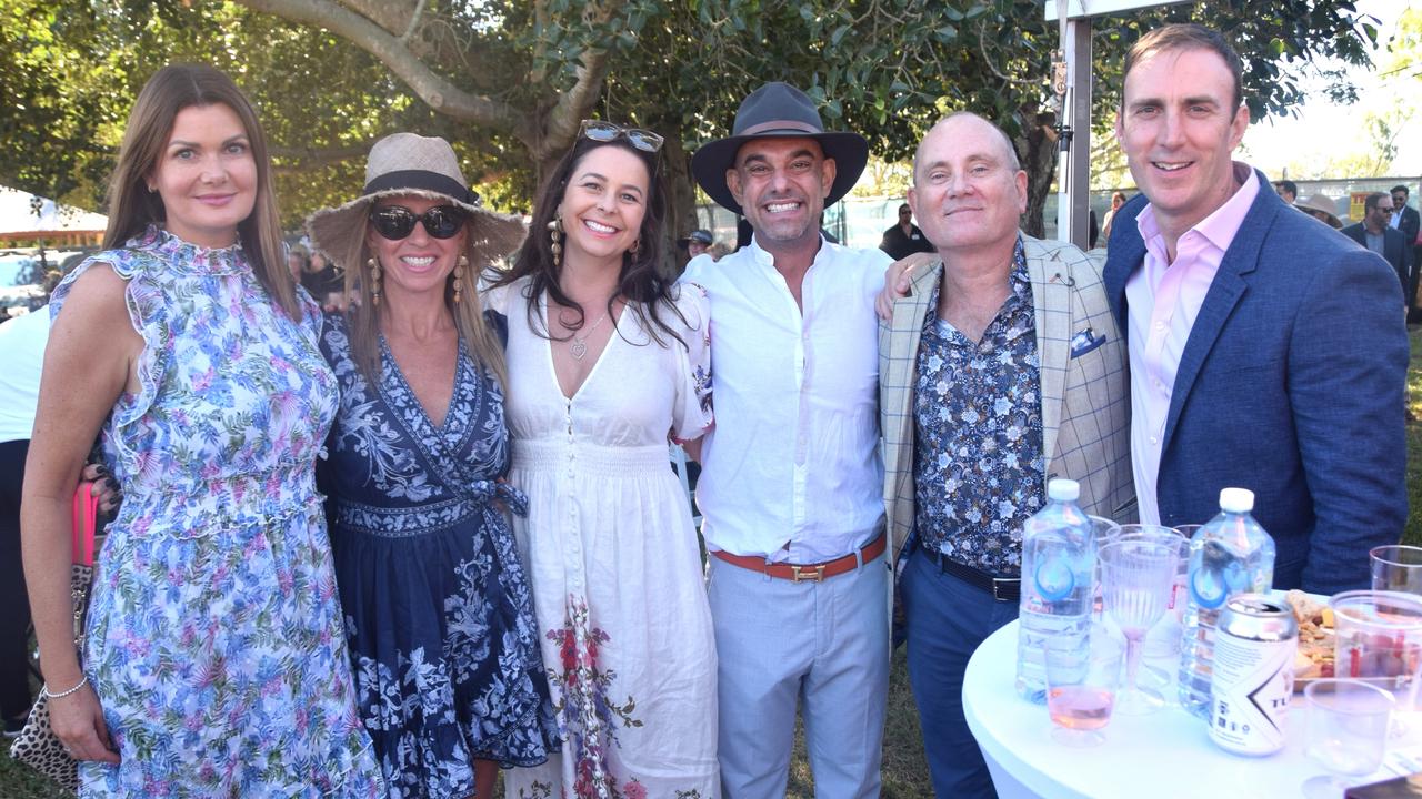 2021: Kate Roach, Michelle Kitchen , Carleen Gazal, Tom Gazal, David Kitchen, James Roach.