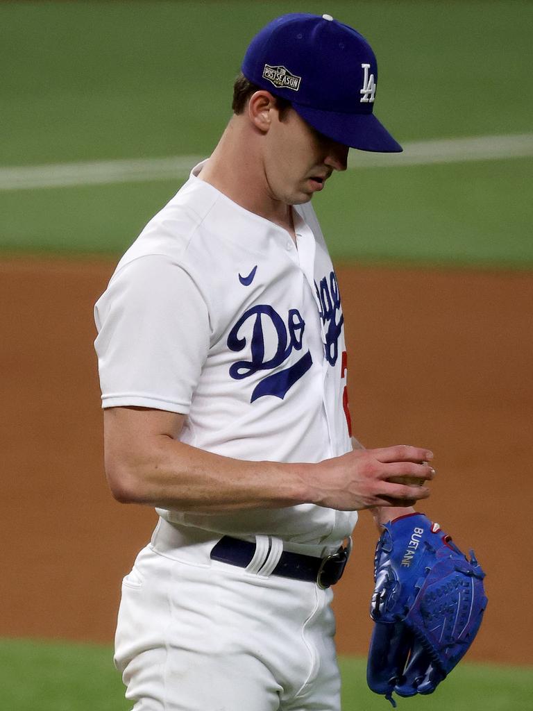 Watch: Dodgers' Buehler agitated with reporter after tight pants question
