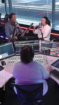 Kate Ritchie breaks down on-air after duet with Troy Cassar-Daley