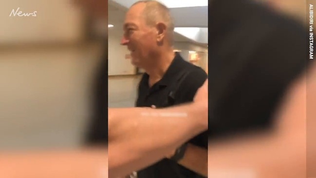 Fraser Anning accosted at Melbourne Airport