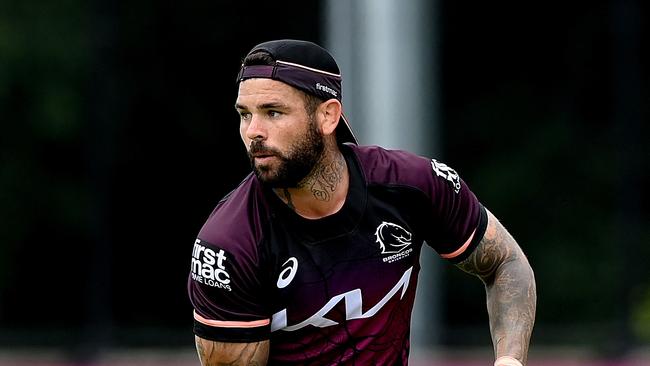 BRISBANE, AUSTRALIA - FEBRUARY 07: Adam Reynolds runs with the ball during a Brisbane Broncos NRL training session at Clive Berghofer Field on February 07, 2024 in Brisbane, Australia. (Photo by Bradley Kanaris/Getty Images)