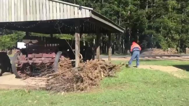 Floods clean up at Brooweena