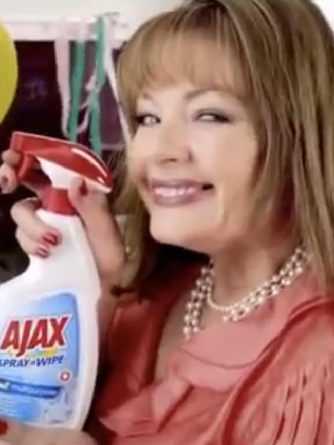 Actor Paula Duncan fronts Spray n' Wipe commercial.