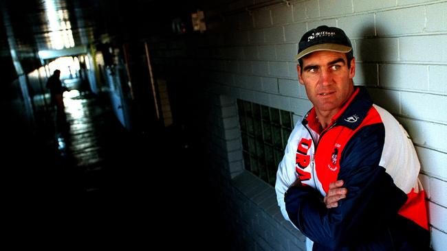 Farrar took over the Dragons in 2000.