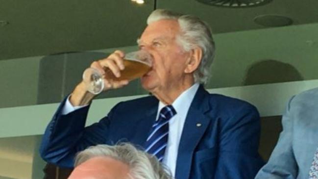 Tilfredsstille Forberedende navn Mesterskab Bob Hawke: Former Prime Minister's strange relationship with alcohol |  news.com.au — Australia's leading news site