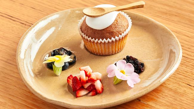 Robert Gordon Kitchen, Pakenham FOR WEEKEND Picture: Griffin Simm Kid's paint-your-own cupcake