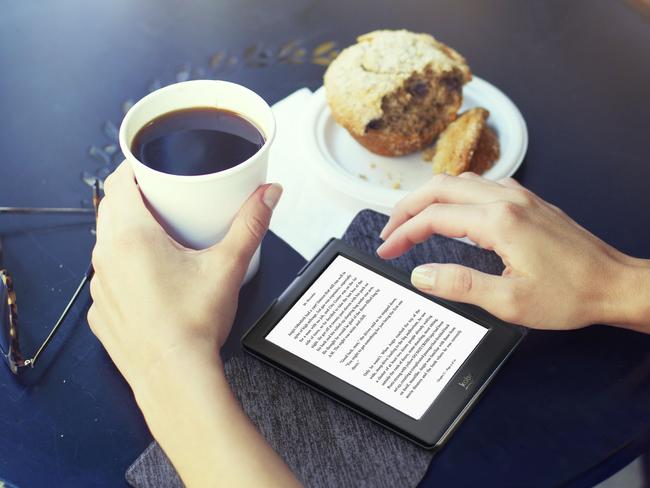 The Kobo Glo HD e-book reader offers a 6-inch E Ink screen with ultra high-definition resolution.